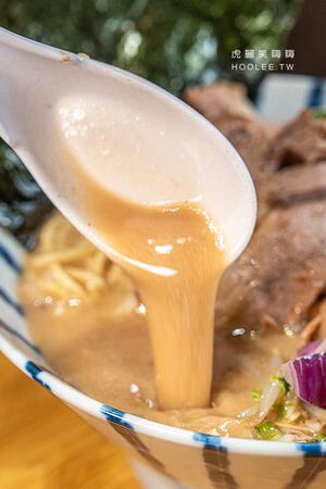 ▲▼左營台灣味拉麵店「贏麵製麵所」！虱目魚大骨熬煮高湯，推薦魚豚鵪鶉蛋醬油拉麵、限量雞湯口味。（圖／部落客虎麗笑嗨嗨提供）