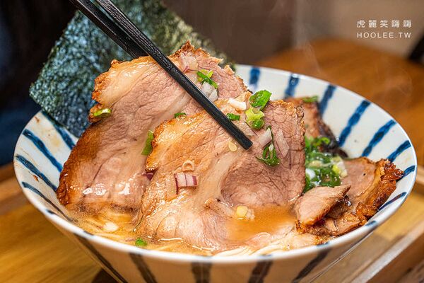 ▲▼左營台灣味拉麵店「贏麵製麵所」！虱目魚大骨熬煮高湯，推薦魚豚鵪鶉蛋醬油拉麵、限量雞湯口味。（圖／部落客虎麗笑嗨嗨提供）