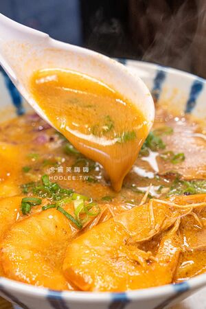 ▲▼左營台灣味拉麵店「贏麵製麵所」！虱目魚大骨熬煮高湯，推薦魚豚鵪鶉蛋醬油拉麵、限量雞湯口味。（圖／部落客虎麗笑嗨嗨提供）