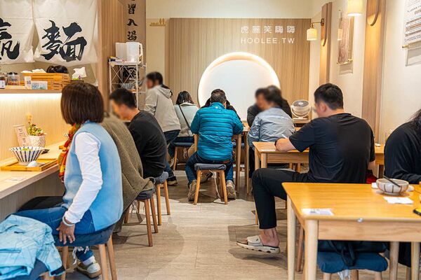 ▲▼左營台灣味拉麵店「贏麵製麵所」！虱目魚大骨熬煮高湯，推薦魚豚鵪鶉蛋醬油拉麵、限量雞湯口味。（圖／部落客虎麗笑嗨嗨提供）