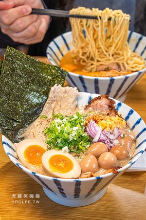 ▲▼左營台灣味拉麵店「贏麵製麵所」！虱目魚大骨熬煮高湯，推薦魚豚鵪鶉蛋醬油拉麵、限量雞湯口味。（圖／部落客虎麗笑嗨嗨提供）