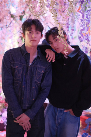 ▲《向流星許願的我們》主演（由左至右）：余杰恩、各務孝太、鍾岳軒、初孟軒一起參與蜷川實花展。（圖／有意思國際傳媒提供）