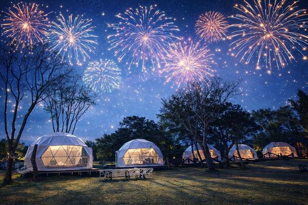 ▲「橘舍三食」免裝備露營，於去年底增添6頂全新球型帳篷。（圖／業者提供）