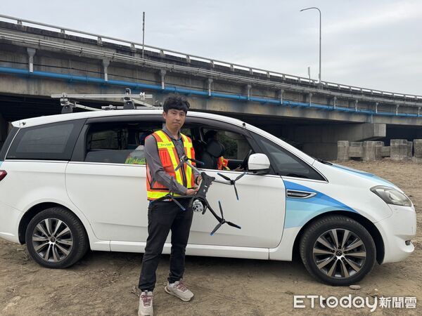 ▲▼公路局引進「AI智慧橋梁橋檢車」。（圖／記者李姿慧攝）