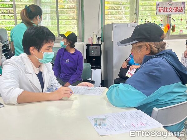 ▲符合接種條件的民眾可攜帶健保卡、診斷書等資料，或經醫師依照健保就醫資料、病歷評估後接種。（圖／花蓮衞生局局提供，下同）