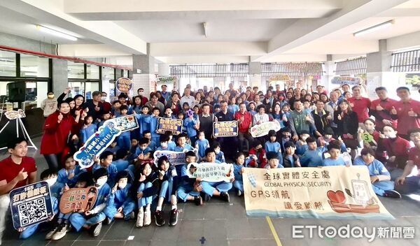 ▲台南市政府攜手台積電全球實體安全處、教育局及警察局，走入左鎮國小推動科技防詐普及教育。（記者林東良翻攝，下同）