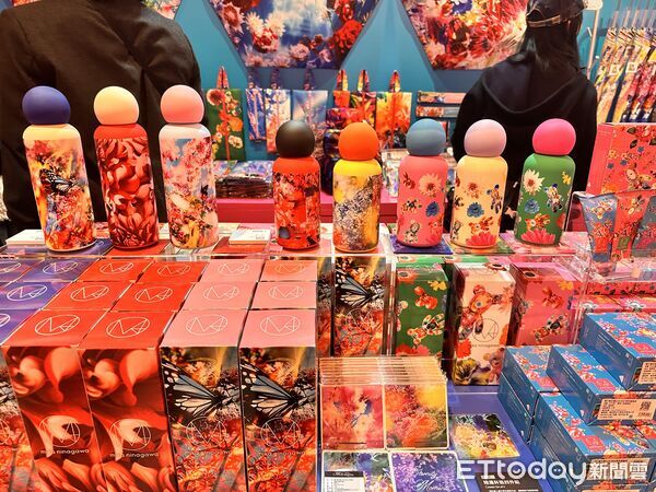 ▲▼《蜷川實花展 with EiM：彼岸之光，此岸之影》將於1月17日至4月19日在台北華山展出。（圖／記者林育綾攝）