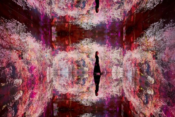 ▲▼《蜷川實花展 with EiM：彼岸之光，此岸之影》將於1月17日至4月19日在台北華山展出。（圖／聯合數位文創提供）