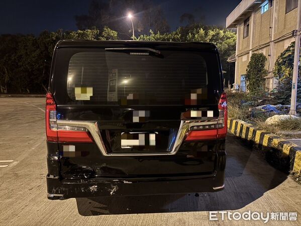 ▲▼國道新竹竹北段3車追撞，拖吊車出包。（圖／記者楊永盛翻攝）