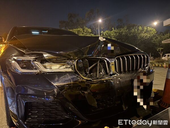 ▲▼國道新竹竹北段3車追撞，拖吊車出包。（圖／記者楊永盛翻攝）