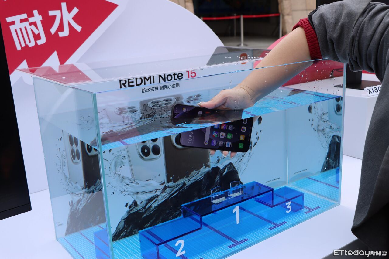 ▲▼     REDMI Note15        。（圖／記者蘇晟彥攝）
