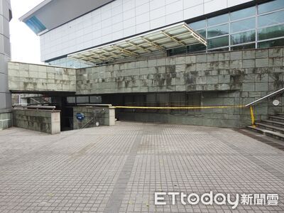 快訊／新北男倒臥體育館平台「無呼吸心跳」　竟被嘔吐物悶死