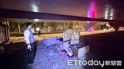 暖男發餐點助街友新北大橋下「驚見白骨」　留法院文件身分待查