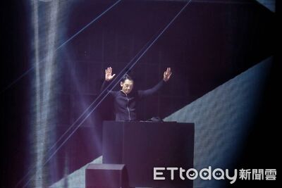 直擊／RAIN唱一半突喊卡！　把粉絲抓上台：為什麼不跳...下一秒傻眼