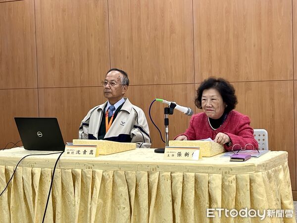 ▲▼大考中心主任張新仁（圖右）說明學測試場狀況。（圖／記者許敏溶攝）