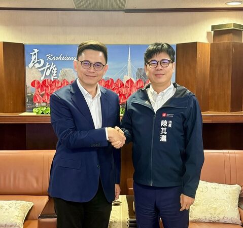 ▲▼民進黨高雄市長擬參選人賴瑞隆（圖左）拜會高雄市長陳其邁（圖右）。（圖／翻攝自Facebook／賴瑞隆）