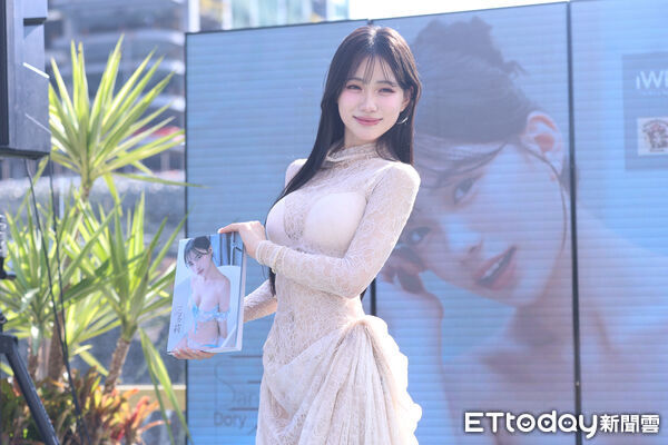 ▲《San Dory三多莉》寫真簽書會。（圖／記者林敬旻攝）