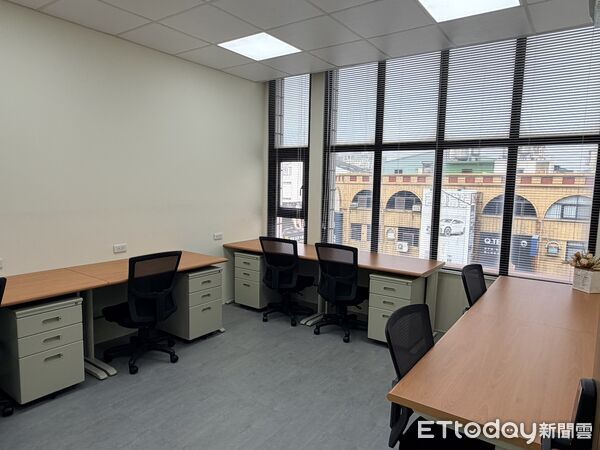 ▲鴻矅商務空間台南中華東路館17日上午舉行開幕儀式，吸引產業界與在地企業代表到場共襄盛舉。（記者林東良翻攝，下同）