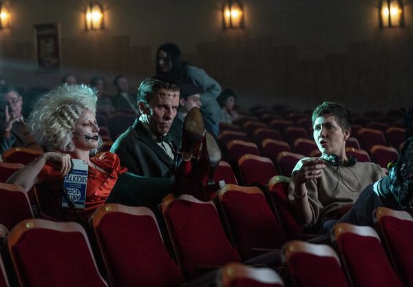 ▲《科學新娘！》影帝克里斯汀貝爾再變身！化身狂放「科學怪人」暴力護妻。（圖／華納提供）