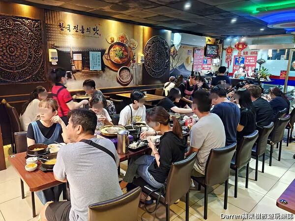 ▲▼低消200元40道韓式小菜吃到飽。（圖／部落客darren提供）