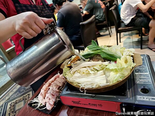 ▲▼低消200元40道韓式小菜吃到飽。（圖／部落客darren提供）