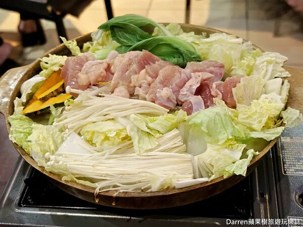 ▲▼低消200元40道韓式小菜吃到飽。（圖／部落客darren提供）