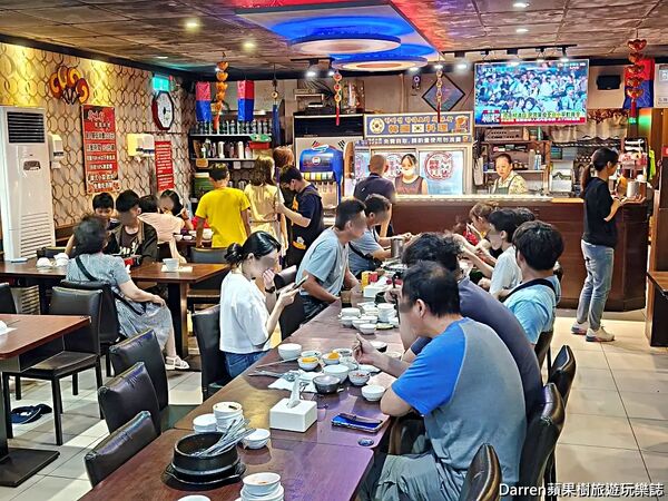 ▲▼低消200元40道韓式小菜吃到飽。（圖／部落客darren提供）