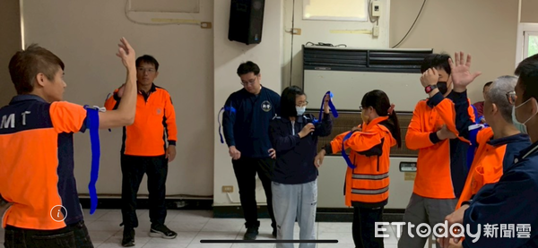 ▲台南市消防局第一救災救護大隊辦理義消EMT-1複訓，導入AHA 2025最新版救護指引。（記者林東良翻攝，下同）