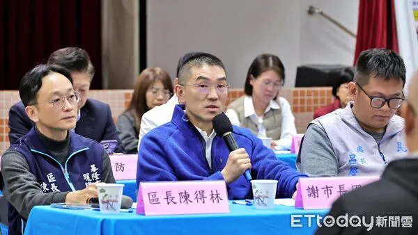 ▲基隆暖暖區公民座談會登場 謝國樑傾聽交通與建設民意。（圖／記者郭世賢翻攝）