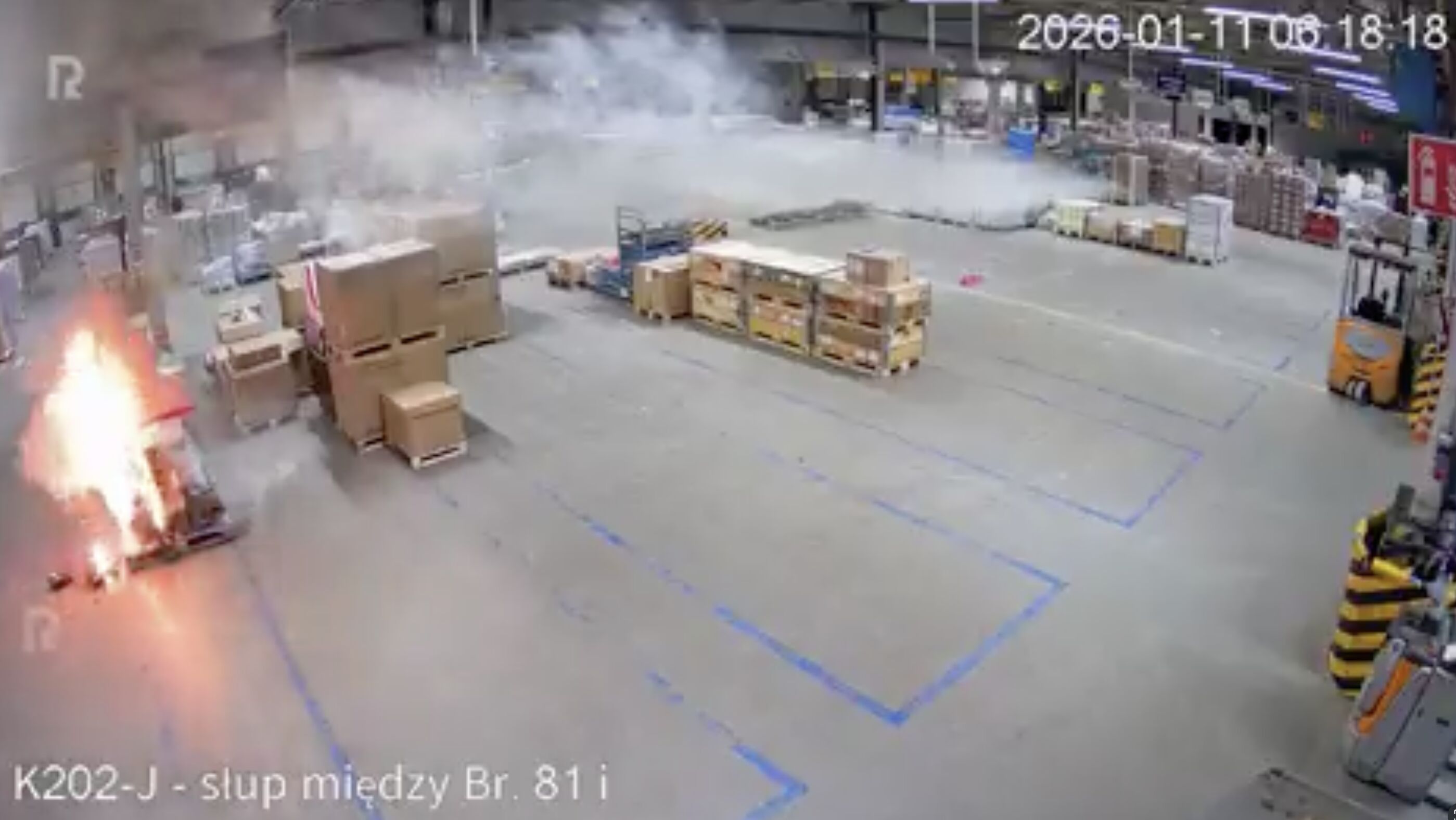 ▲▼波蘭倉庫燒毀。（圖／翻攝X）
