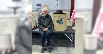 丟門口40年!不起眼陶罐拍出100萬元天價 91歲嬤嚇到腿軟