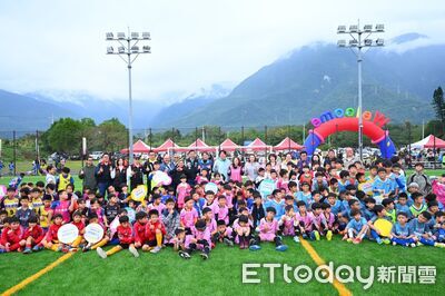 斥資4千萬!花蓮佐倉八人制足球場啟用 市長盃錦標賽首開踢