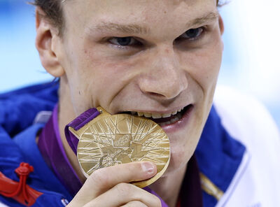 奧運雙金泳將崩壞！爆性侵「教練13歲女兒」　最重關20年