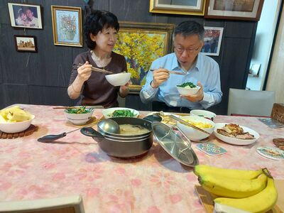 陳佩琪罕見公開兒子照片！「父子同框吃飯」溫馨畫面曝