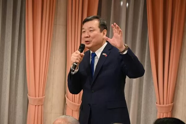 ▲▼駐日代表李逸洋16日晚間在代表處官邸舉辦新年餐會，宴請日本關東地區僑領。（圖／翻攝自Facebook／李逸洋）