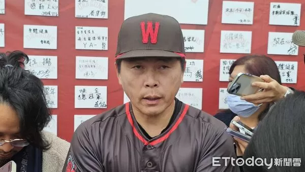 ▲味全龍開訓，總教練葉君璋    。（圖／記者呂佳賢攝）