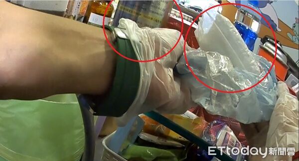 ▲▼成堆化妝品竟有瓦斯罐，鷹眼警搖出上百公克喪屍煙彈粉末。（圖／警方提供，下同）