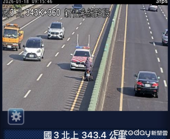 ▲▼    國道3號南向345公里（新化系統路段）機車逆向行駛         。（圖／記者林東良翻攝）