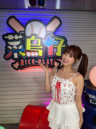 ▲▼kaho上台語節目。（圖／樂天桃猿提供）