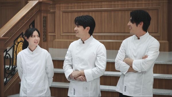 ▲▼林予晞（左起）、姚淳耀、胡宇威協助主廚比拚總冠軍。（圖／華視提供）