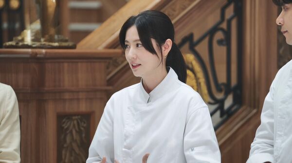 ▲▼林予晞（左起）、姚淳耀、胡宇威協助主廚比拚總冠軍。（圖／華視提供）