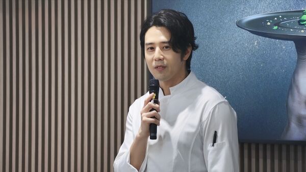 ▲▼林予晞（左起）、姚淳耀、胡宇威協助主廚比拚總冠軍。（圖／華視提供）