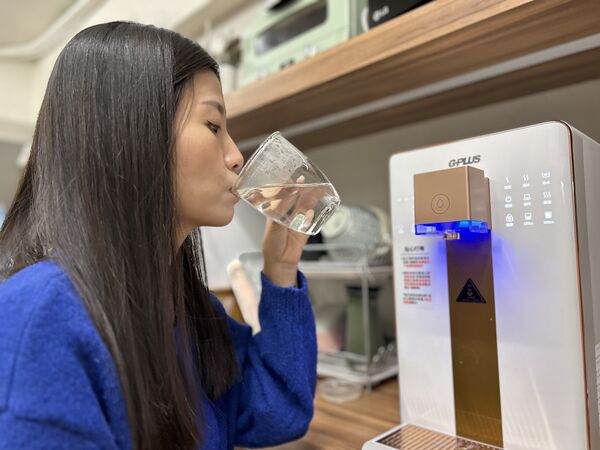 ▲▼       多喝水可以降低觸電的可能性      。（圖／486團購）