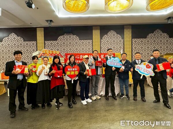 ▲松嶺展溫情、好茶送家扶，南投縣松嶺鬥茶協會捐贈茶葉傳遞愛心26年不間斷。（圖／南投家扶中心提供）