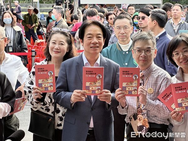▲▼民進黨主席賴清德出席「2026信賴汪汪喵喵嘉年華會」，寵物版小橘書。（圖／記者詹詠淇攝）