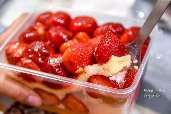 ▲▼排隊預訂才吃得到人氣草莓大福。（圖／部落客周花花提供）