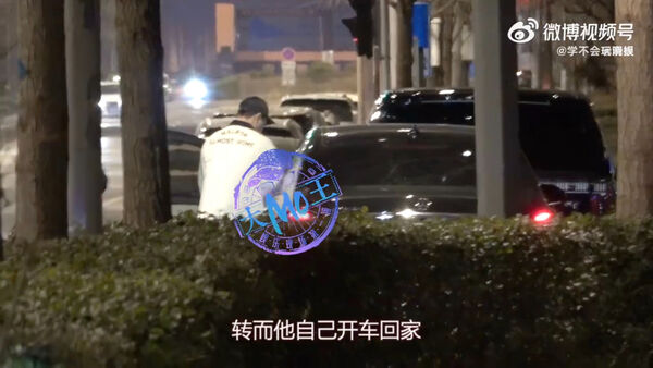 ▲釋小龍疑似酒駕被拍。（圖／翻攝自微博）