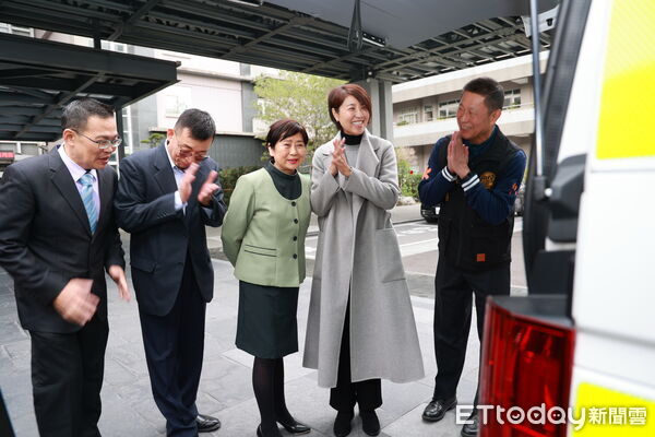 ▲提升偏鄉緊急救援能力，鑫永銓捐贈南投縣政府3輛救護車。（圖／南投縣政府提供）