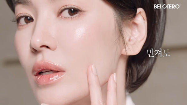 ▲▼44歲宋慧喬「長短髮切換」神顏太美！近距離拍零瑕疵　影片掀熱議。（圖／翻攝自宋慧喬IG）