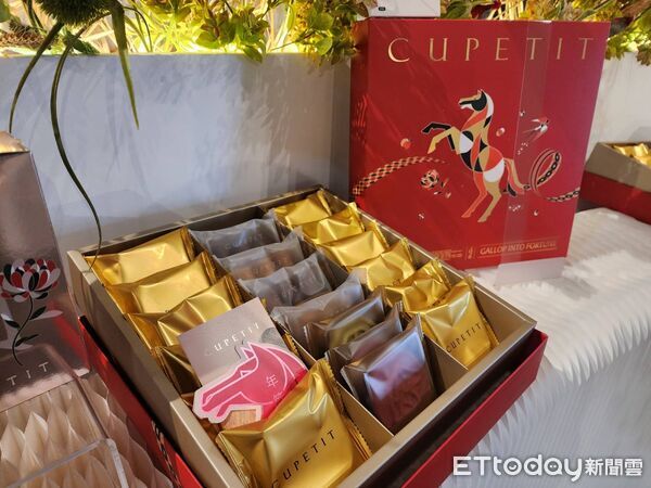 ▲農曆年前，年節禮盒市場逐漸升溫，業者嘗試結合在地文化元素，讓伴手禮更貼近生活經驗。（圖／記者游瓊華攝）